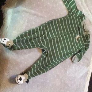 Carter’s sleeper with puppy feet #037